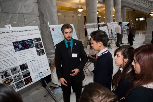 2015 Research on Capitol Hill presenter and U student Jeff Thomas explains his engineering research to a group of visiting students.