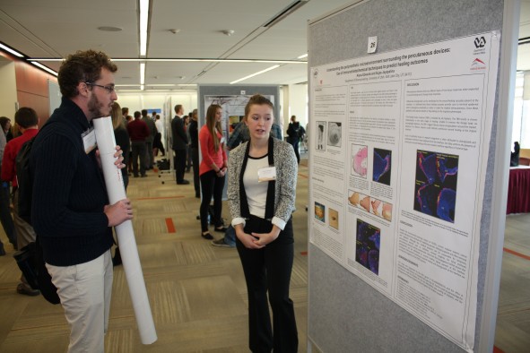 U student Alysa Edwards presenting at the 2015 UCUR.